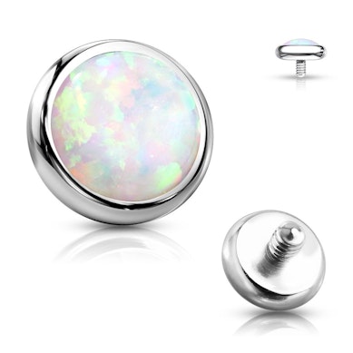 Flat dermal anchor med opalsten