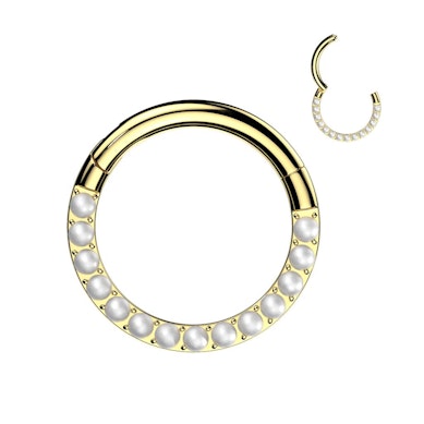 Titanring med forovervendte perler