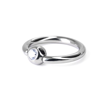 Ring av titan med sten