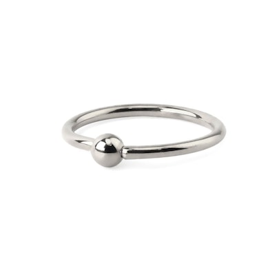 Ring av titan med fast kule