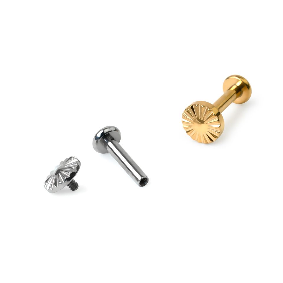Imponerende titanlabret med diamantslipt topp