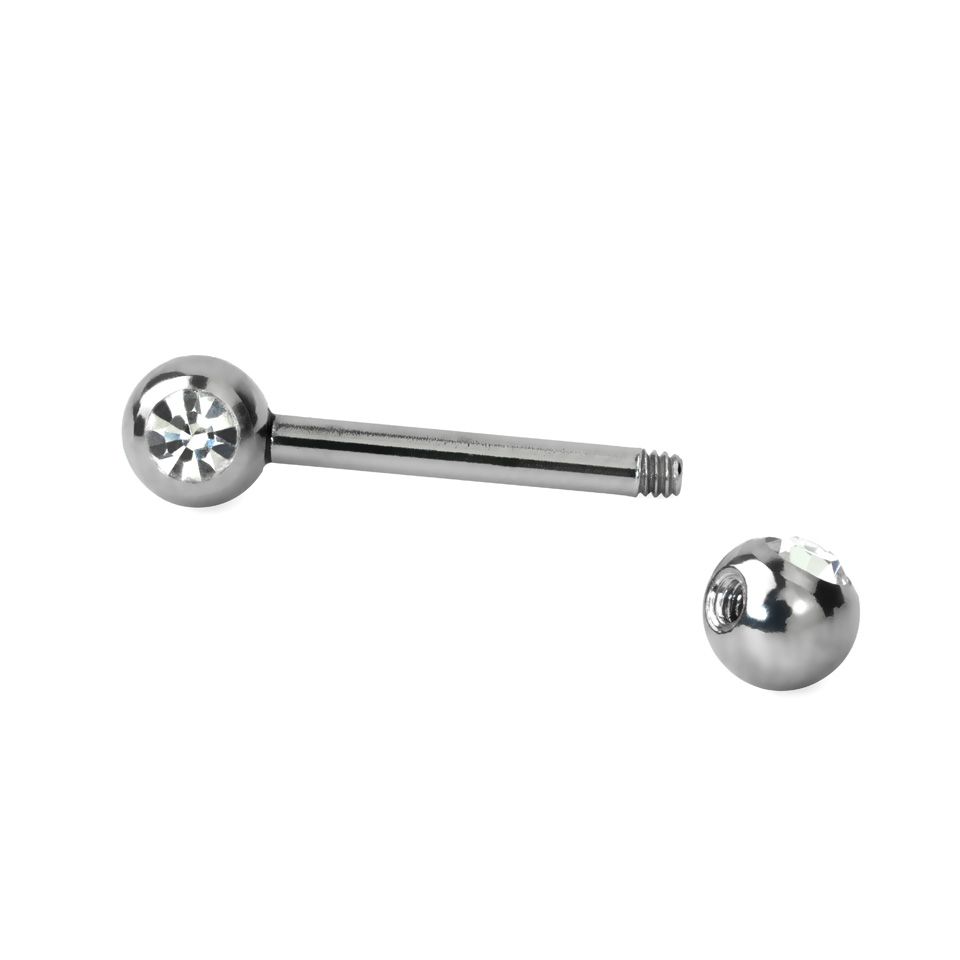 Brystpiercing med sten i flere farger