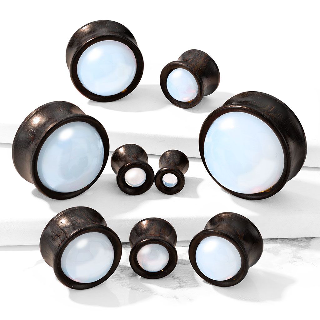 Plug av tre med stor konveks opalite