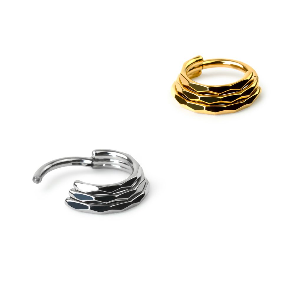 Trippel-look multifasettert ring i titan