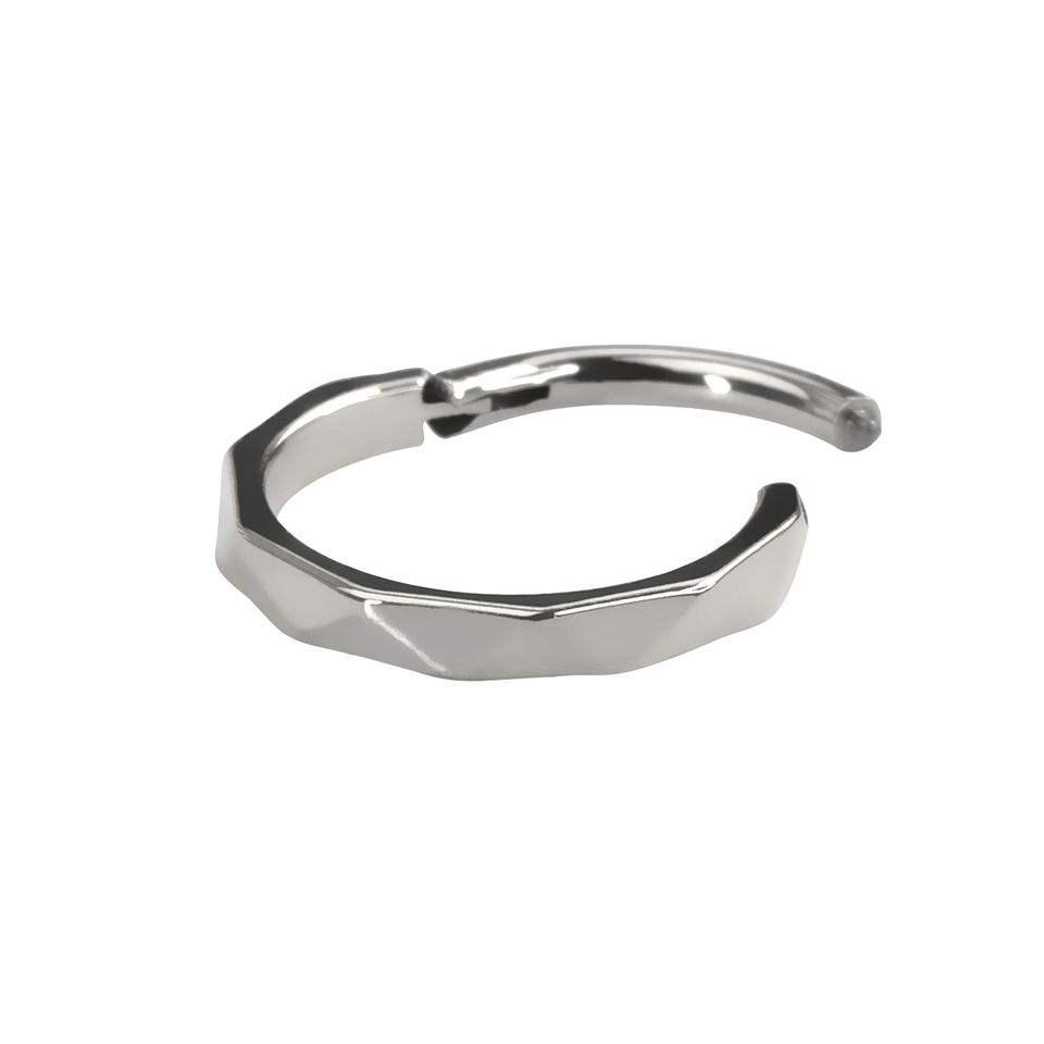 Nostrilring av titan med diamanttekstur