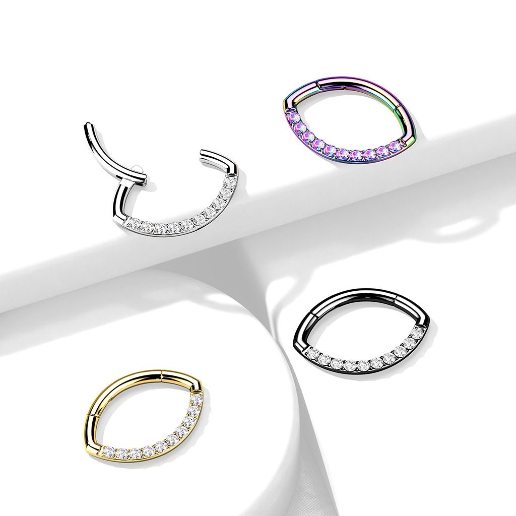 Hengslet ring med oval form og stenrekke