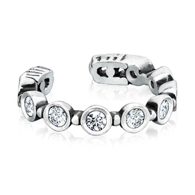 Earcuff med innfattede stener