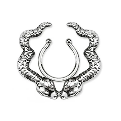Fake brystpiercing med slanger
