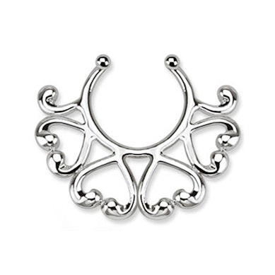 Falsk nippelpiercing med halv hjertekant