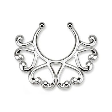 Falsk nippelpiercing med halv hjertekant