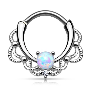 Septumpiercing med opalsten og kjededesign