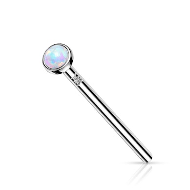 Fish tail nesepiercing av 14 karat gull med opalsten