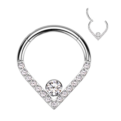 Hengslet ring i titan med stener med et fantastisk chevron-design