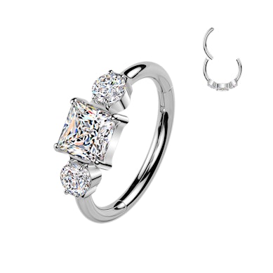 Hengslet titanring med tre CZ-stener