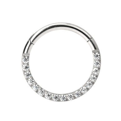 Hengslet ring i titan med stenrekke