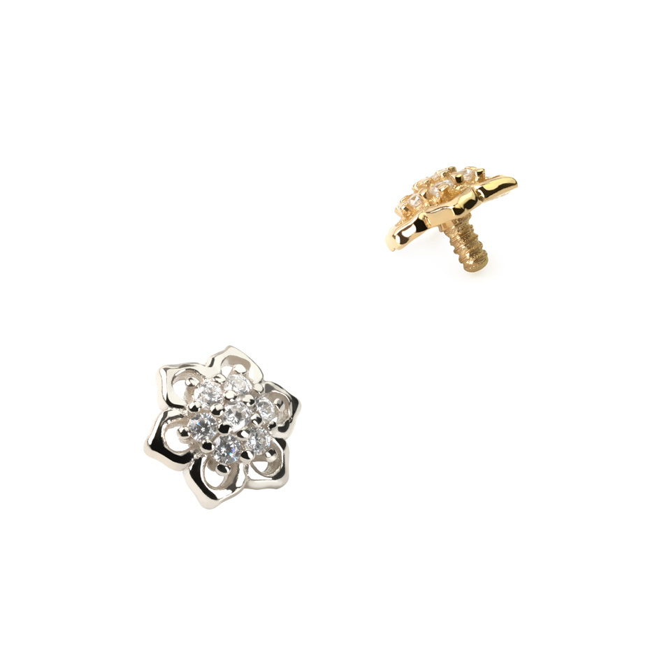 Blomst av 14 karat gull med syv stener i midten til dermal anchor