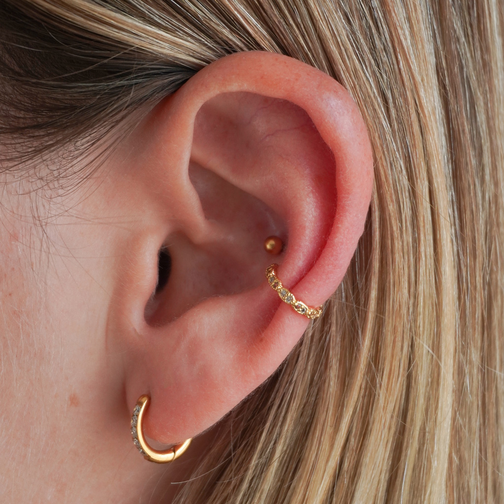 Delikat earcuff med stenpar