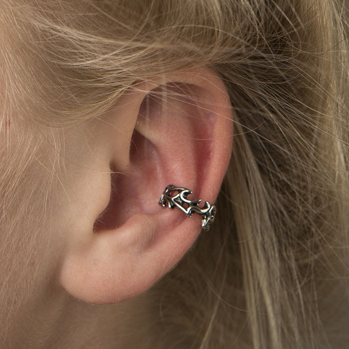 Earcuff med hullete mønster