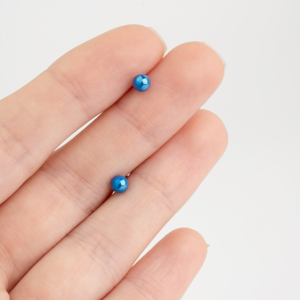 Labret med metalliske kuler