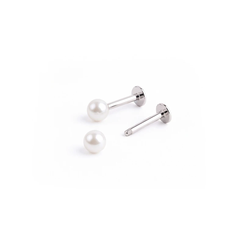 Labret med metalliske kuler
