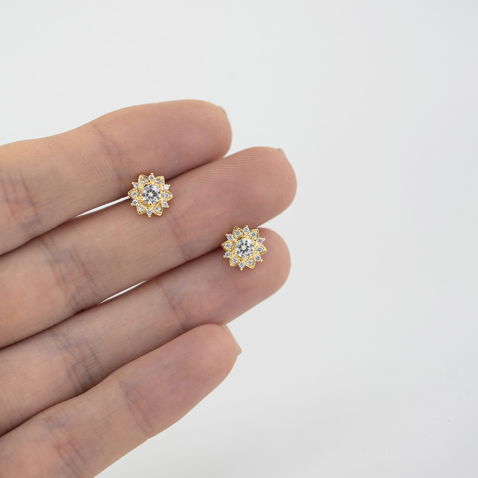 Labret med stenbesatt lotusblomst og innvendig gjenge