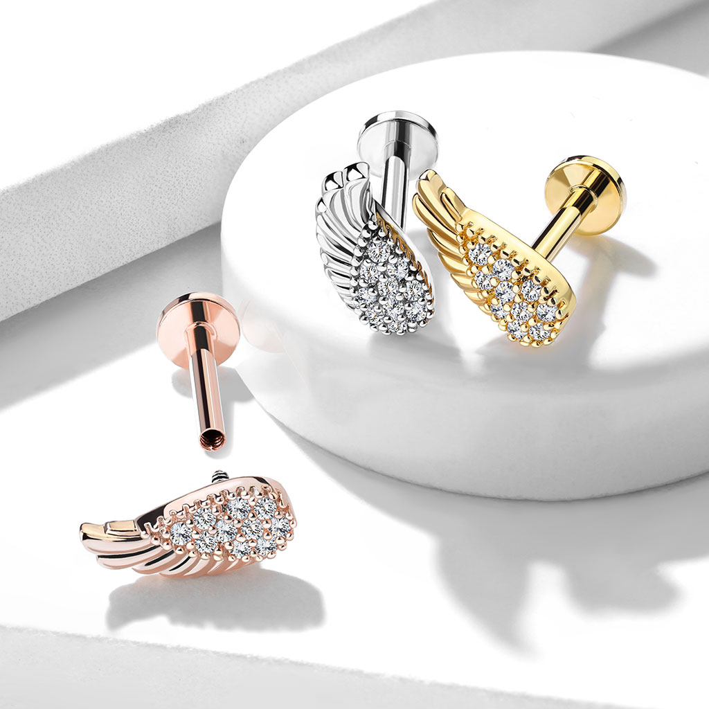 Englevingetformet labret med mange stener