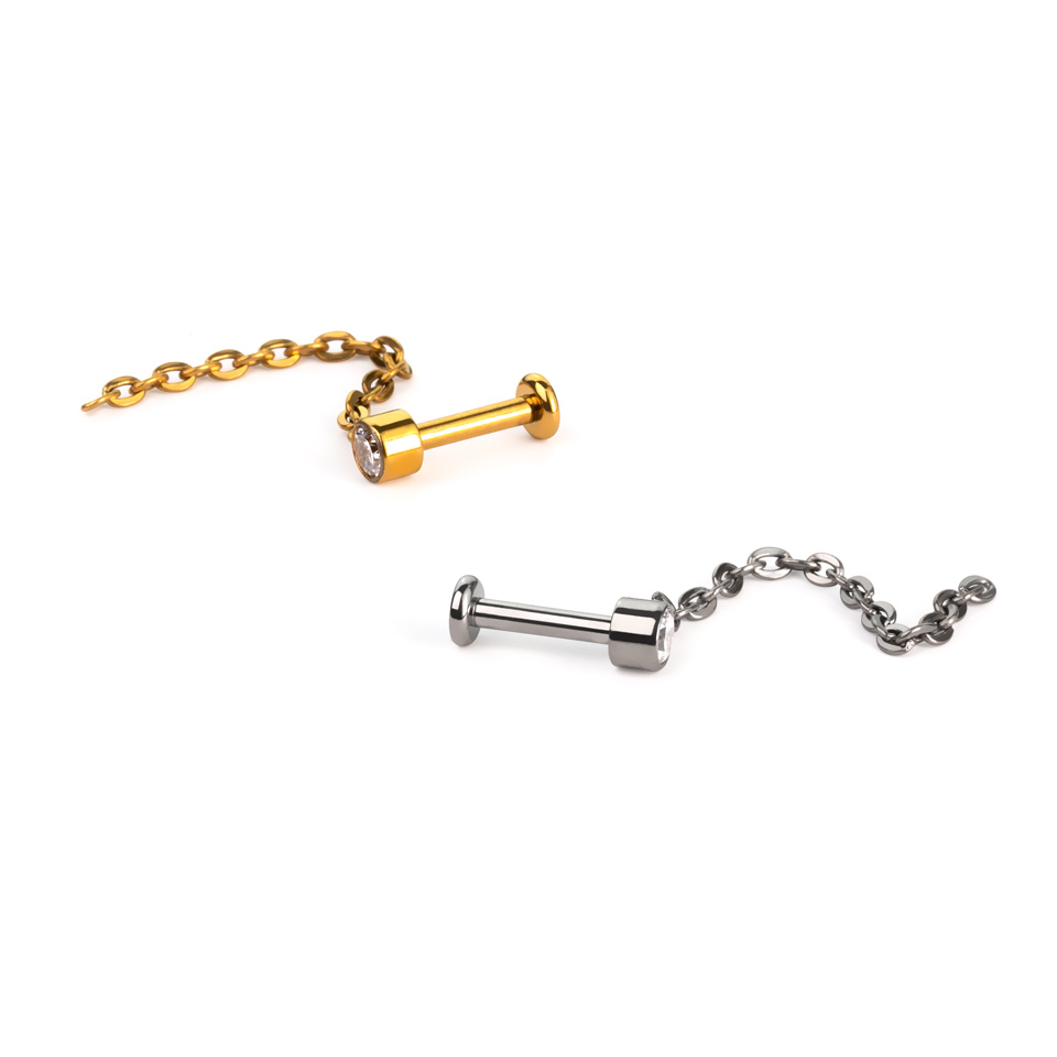 Herlig titanlabret med sten og anheng
