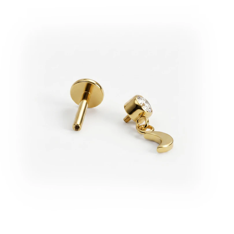 Titanlabret med måneanheng