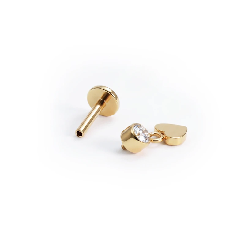 Titanlabret med hjerteanheng