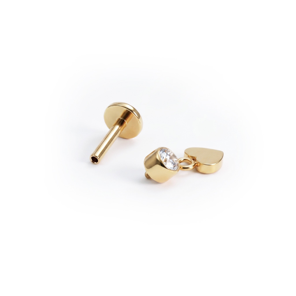 Titanlabret med hjerteanheng