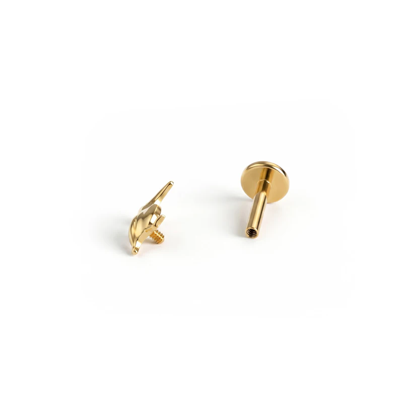 Titanlabret med pelikandesign