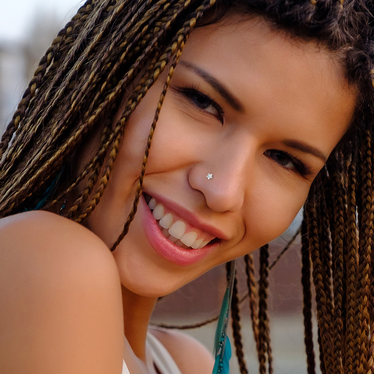 Nesestav med mange forskjellige stendesign og farger