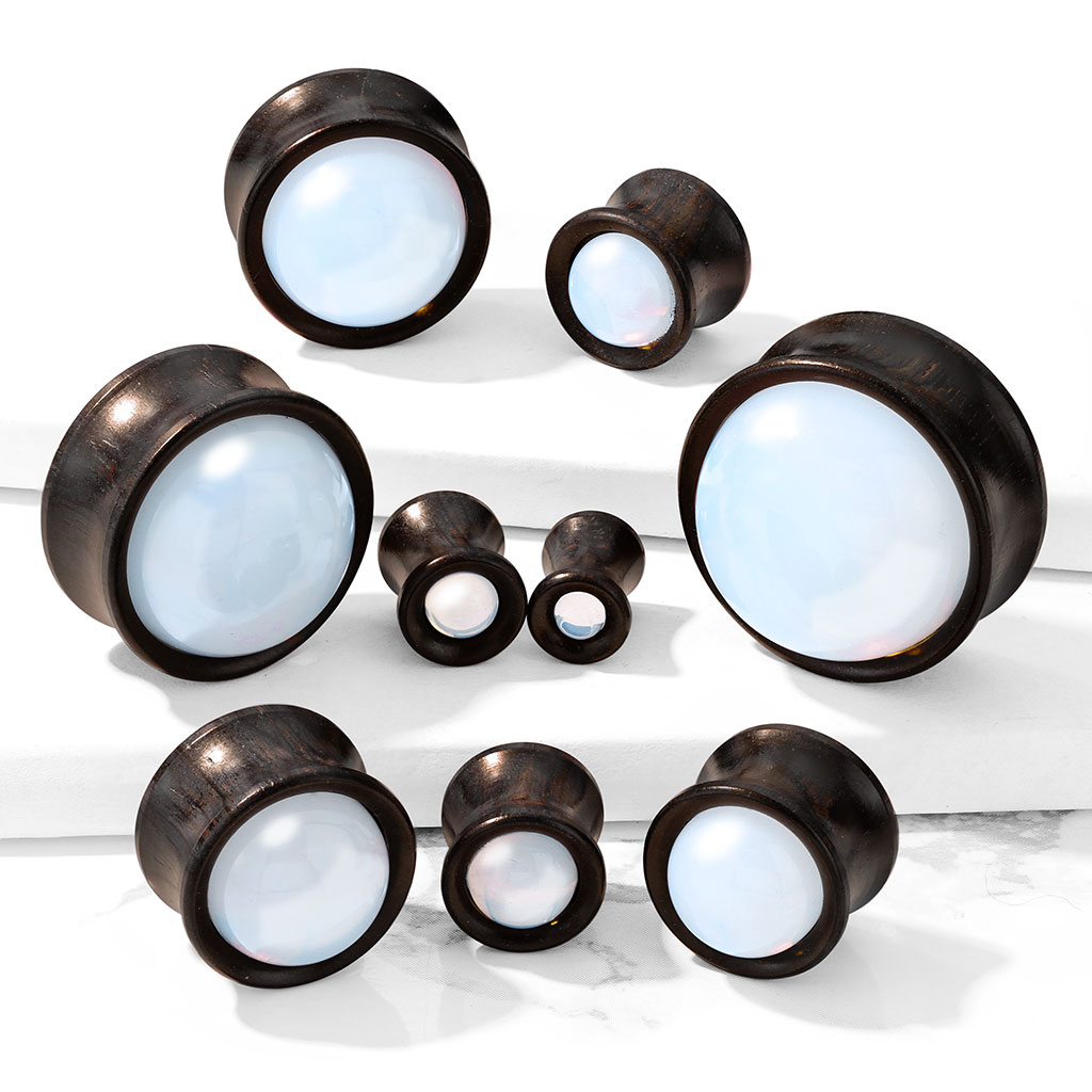 Plug av tre med stor konveks opalite