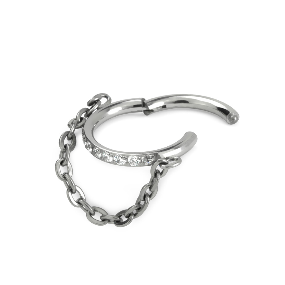 Dekorert hengslet ring med kjede