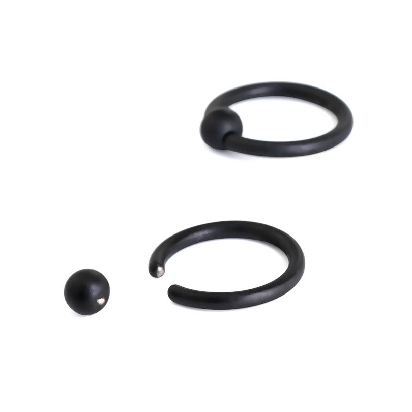 Captive bead ring i svart matt farge