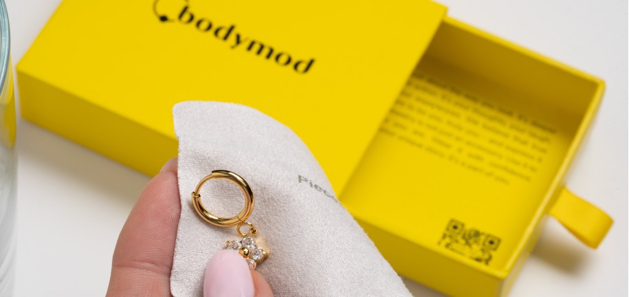 Rengjør Piercingsmykker