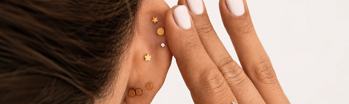 Labretpiercing i Titan